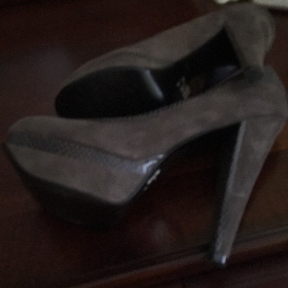 Shoe - Picture 4 of 4